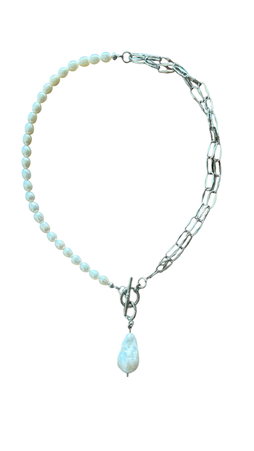 BAROQUE PEARL necklace